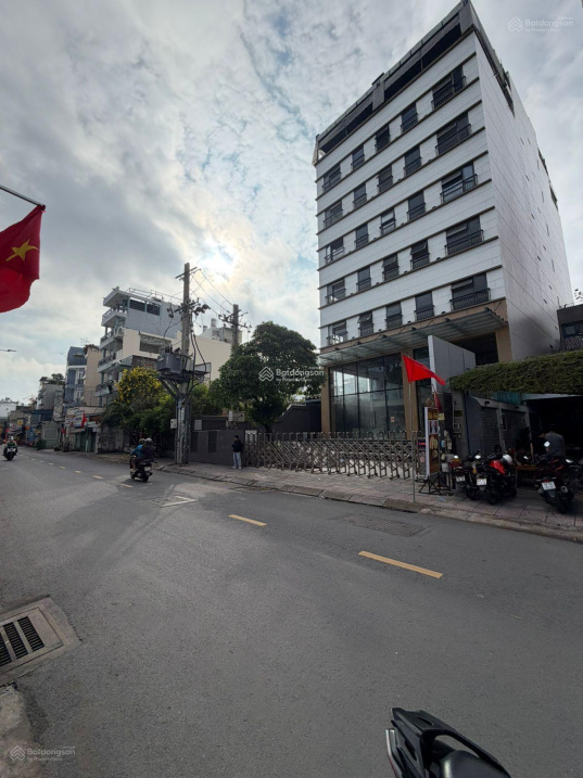 Nhà mặt tiền Nguyễn Văn Đậu